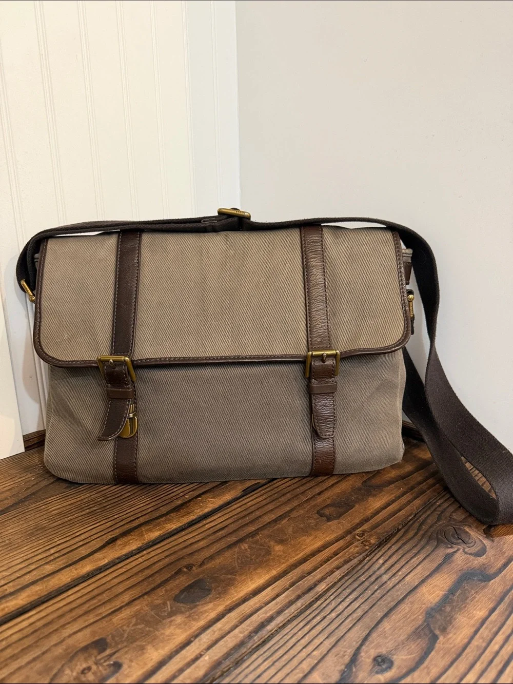 Vintage Fossil Estate City Canvas/ Leather messenger bag
